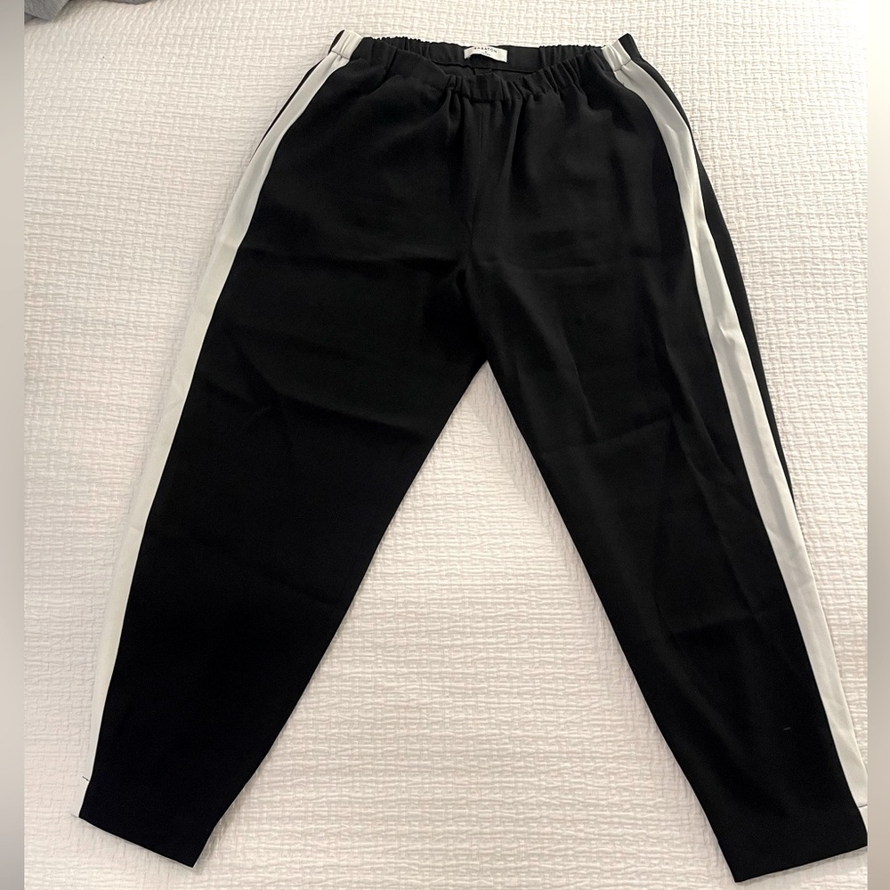 Babaton pull on pants. Medium.